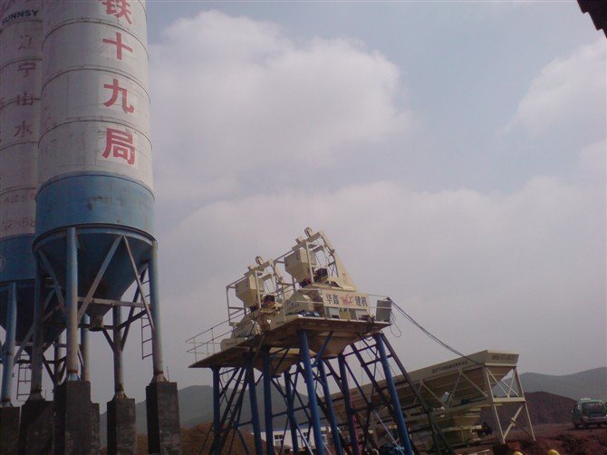 沈陽(yáng)HZS75型商品混凝土攪拌站