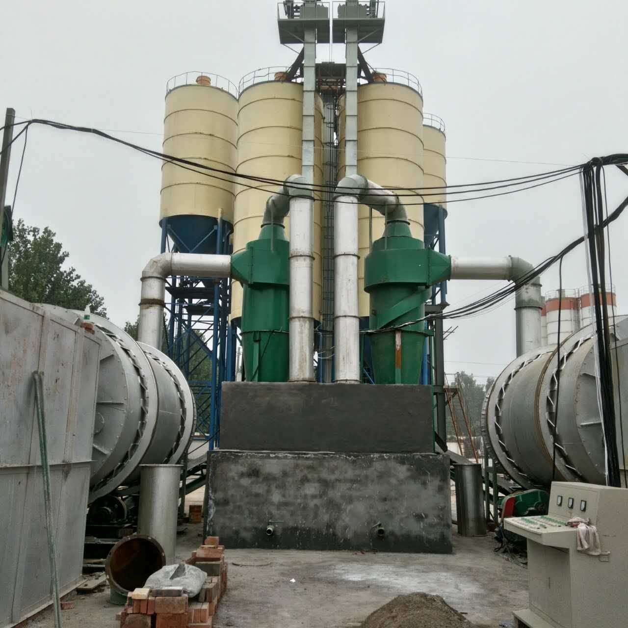 年產(chǎn)30萬(wàn)噸干粉砂漿攪拌站