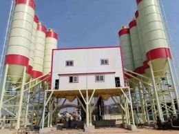 廣州現(xiàn)場(chǎng)圖2HZS180型混凝土攪拌站