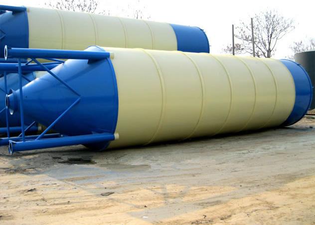 混凝土攪拌站的水泥罐